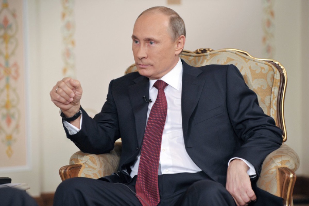 Владимир Путин во время интервью немецкой телерадиокомпании ARD. Фото РИА Новости