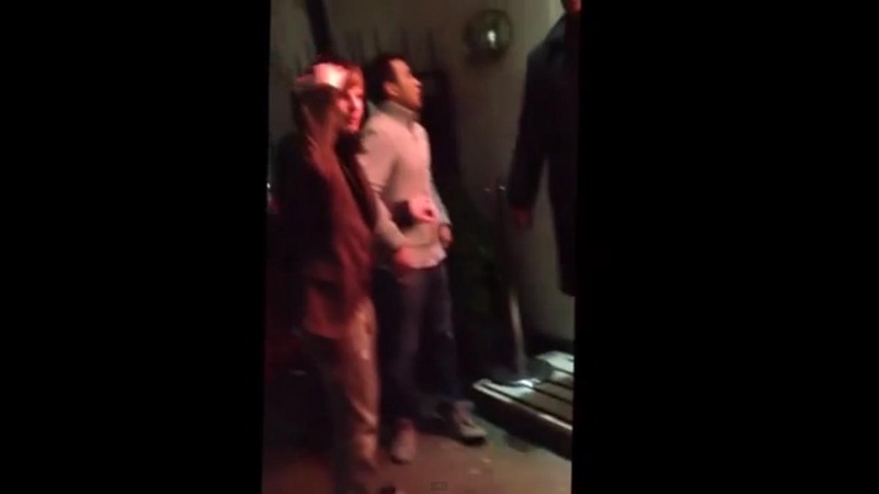 Андрей Аршавин перед входом в ночной клуб. Кадр видеоролика из YouTube