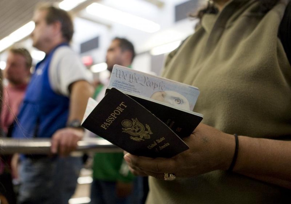 Паспорт гражданина США. Фото REUTERS©