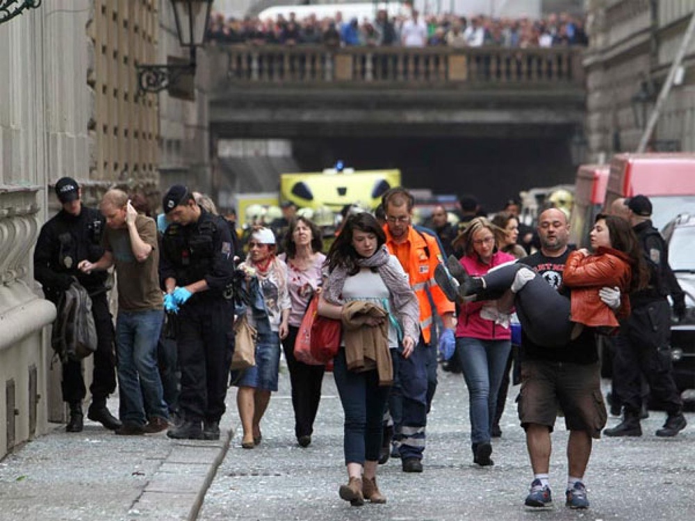 Последствия взрыва в Праге. Фото ©REUTERS
