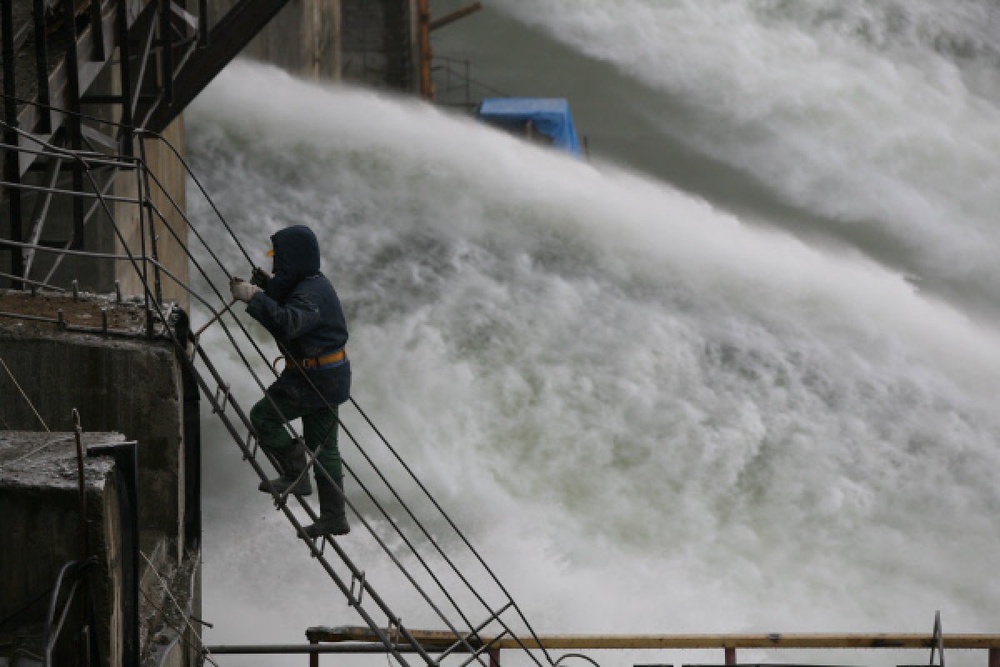 Рабочий на ГЭС. Фото РИА Новости©