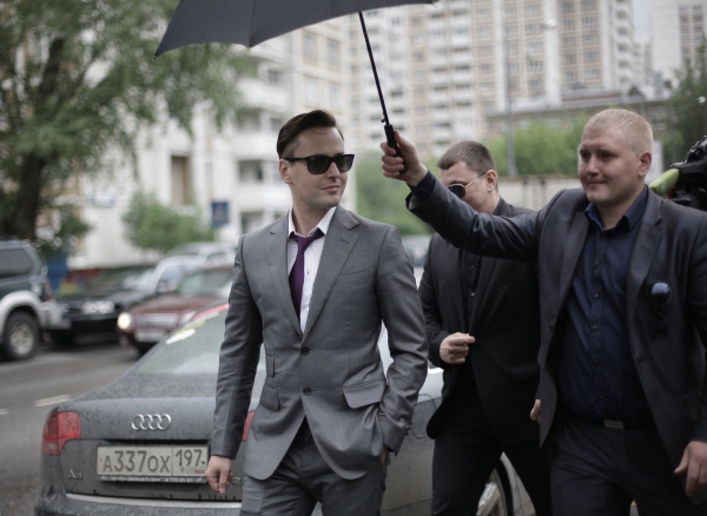 Витас у здания Останкинской межрайонной прокуратуры, куда он пришел на допрос. 