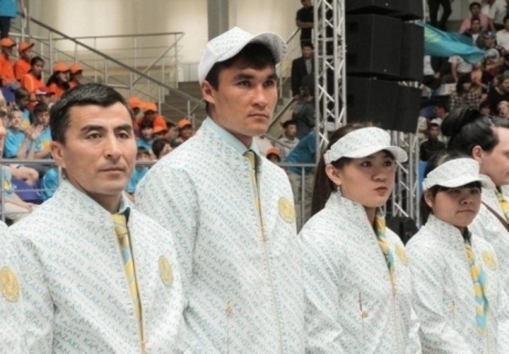 Парадная форма олимпийской сборной Казахстана на Олимпиаде в Лондоне. Фото ©Даниал Окасов