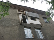 В результате обрушения балкона пострадали двое мужчин в Караганде
