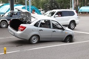 Автомобиль провалился под асфальт в центре Алматы