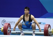 Казахстанский штангист завоевал "серебро" на чемпионате Азии