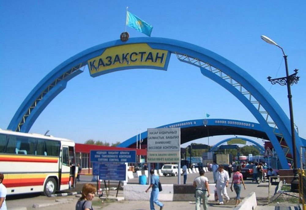 Пункт пропуска "Кордай" на казахстанско-киргизской границе . Фото с сайта baursak.info