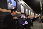 Сотрудника транспортной полиции избили в Карагандинской области
