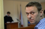 Навальный приговорен к 5 годам тюрьмы за коррупцию