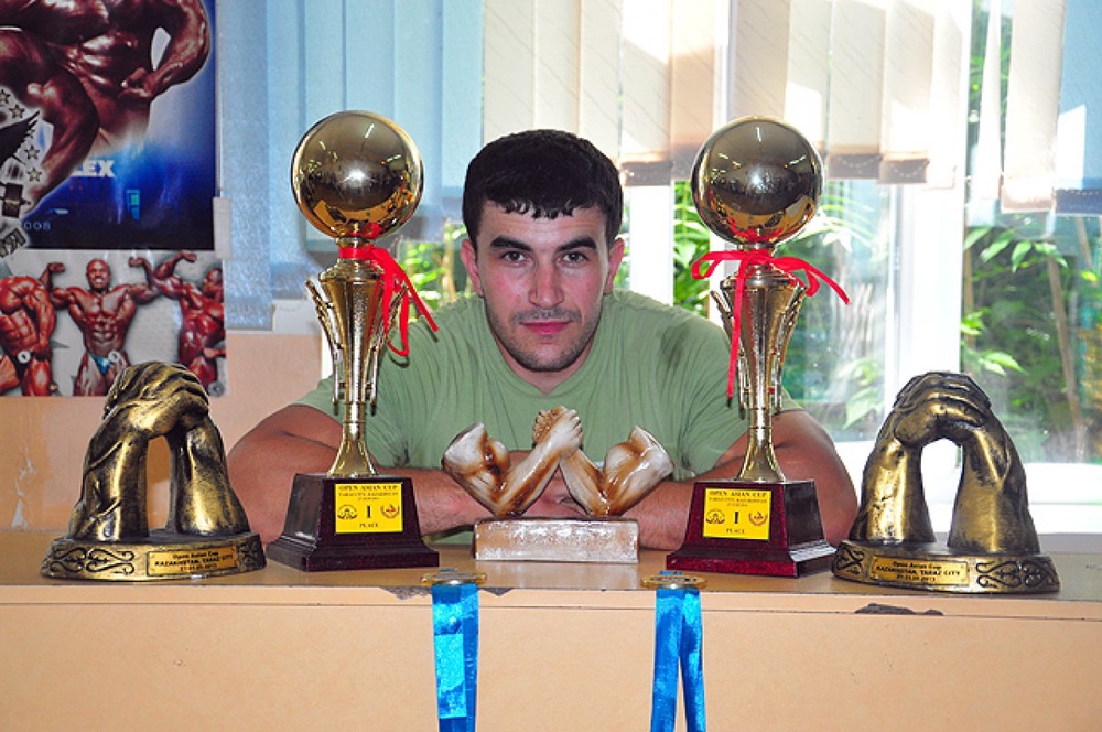 Десятикратный чемпион Азии и двукратный финалист мира Жаналы Хасанов. Фото с сайта Otyrar.kz