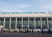В Алматы на вокзале вновь столкнулись поезда