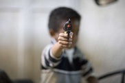 Трехлетний мальчик выстрелил себе в голову из пистолета в Актау