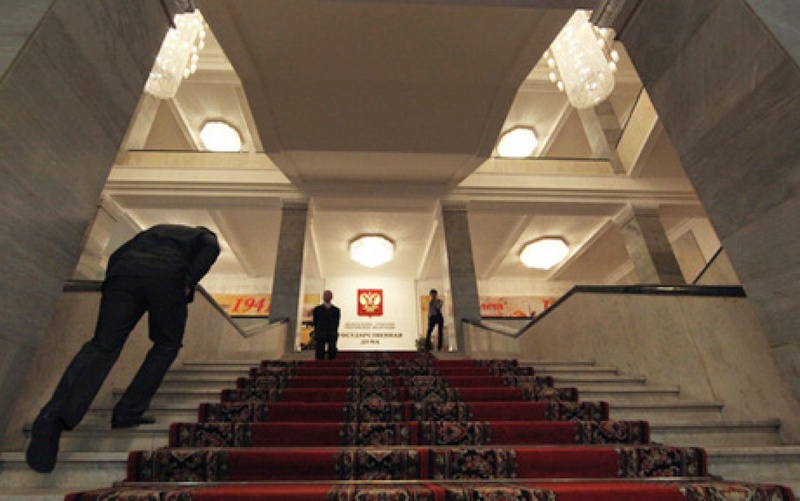 Правительство переезжает. Госдума РФ фото внутри. Госдума РФ здание внутри. Госдума лестница. Здание Госдумы в Москве внутри.