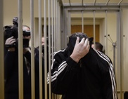Стрелявшего из травматики в девушек жителя Актобе осудили на 3 года