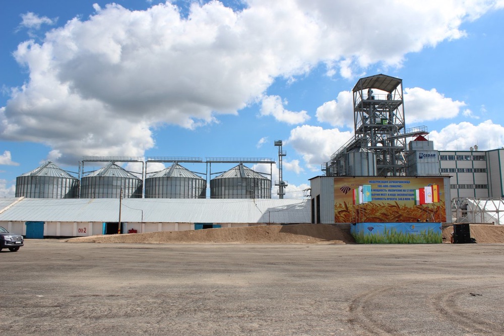 Новое зернохранилище. Фото пресс-службы "КазАгро"