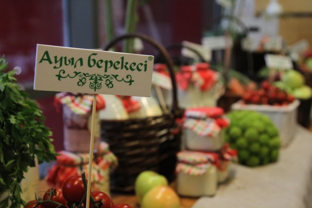 Натуральными продуктами из аула будут кормить алматинцев. Фото ©Владимир Прокопенко