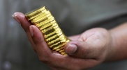 Золото дорожает на фоне возможного военного конфликта в Сирии 