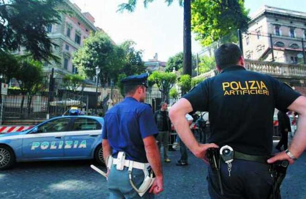 Полицейские в Италии. Фото: arezzopolitica.it
