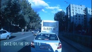 В Павлодаре школьница чудом выжила под колесами авто