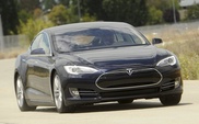 Первая Tesla появилась в Казахстане