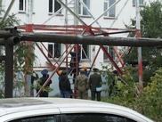 Забравшийся на радиорелейную вышку житель Уральска прыгать передумал