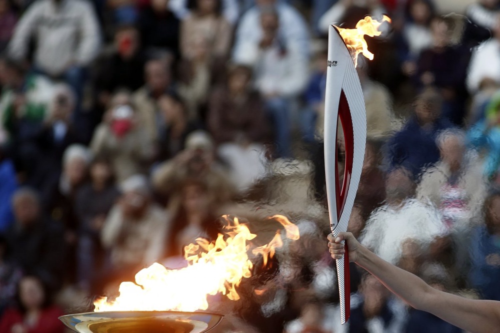 Факел Олимпиады 2014. Фото ©REUTERS