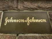 Johnson & Johnson выплатит более двух миллиардов долларов за незаконную рекламу