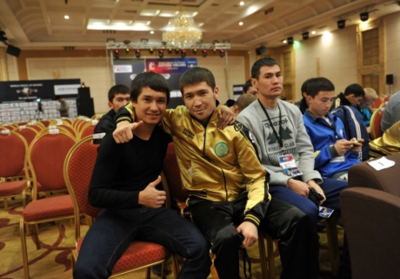 Капитан Astana Arlans Самат Башенов (в центре) выйдет на ринг в матче против Russian Boxing Team. Фото с сайта клуба