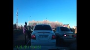 Женщина-водитель избила автолюбителя в Актау