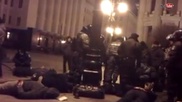 Видео избиения митингующих силовиками Украины выложили в Сеть