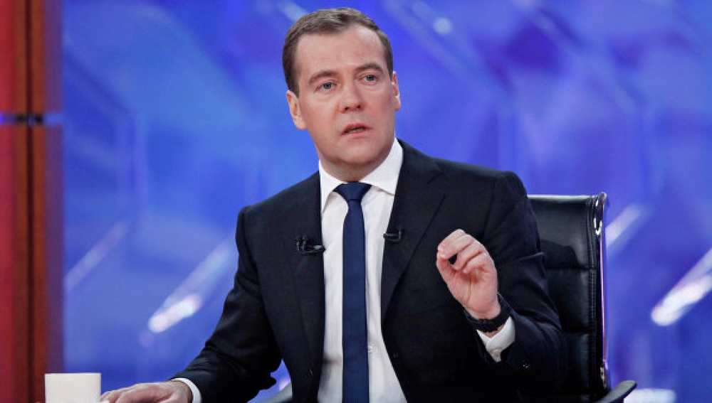 Дмитрий Медведев дает интервью российским телеканалам. Фото РИА Новости