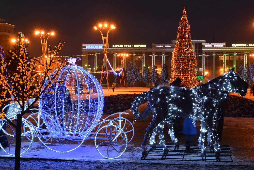 Новогодний Усть-Каменогорск. Фото Алексея Мазницина