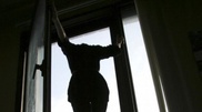 В Кокшетау роженица с ребенком выбросилась из окна роддома