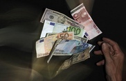Курс доллара к тенге на этой неделе протестирует отметку 155 - эксперт
