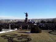 В Оше митингуют 2 тысячи сторонников проигравшего кандидата в мэры города