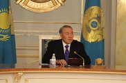 Банкам и крупному бизнесу не стоит надеяться на господдержку - Назарбаев