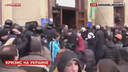 В Харькове и Донецке над обладминистрациями водрузили российские флаги