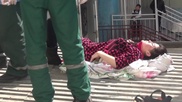 Жительница Шымкента сорвалась при попытке спуститься по связанным простыням