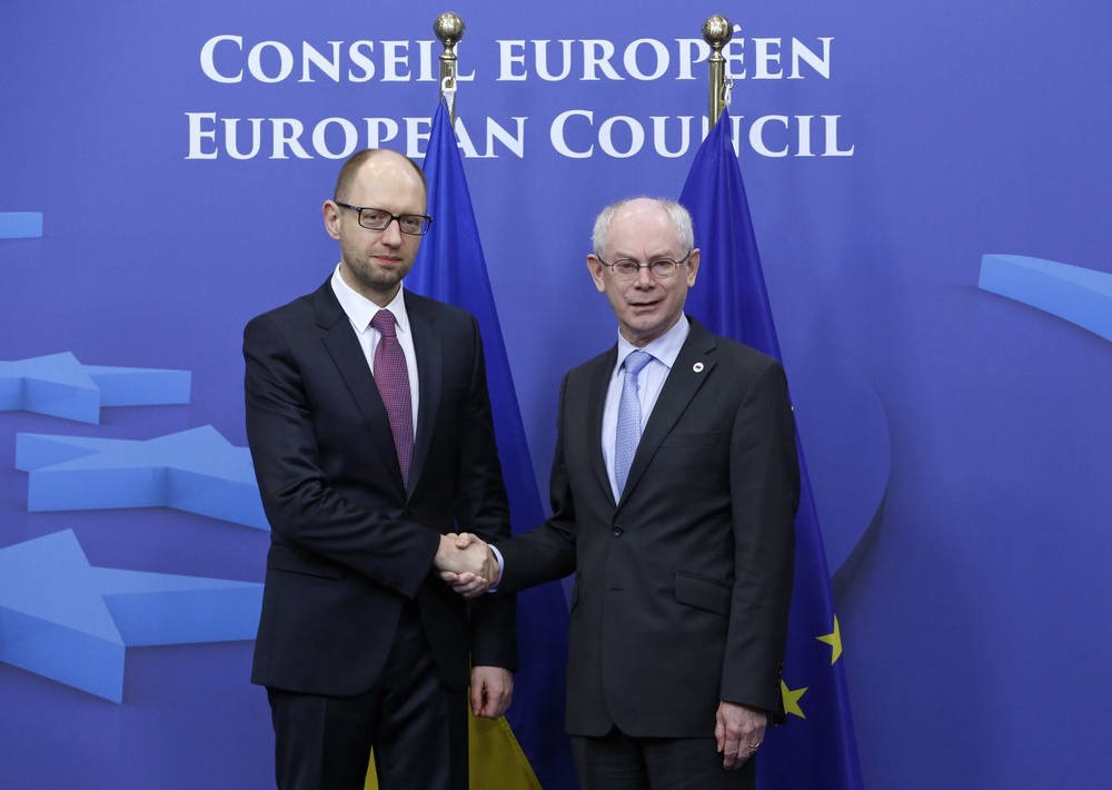 Премьер-министр Украины Арсений Яценюк и президент Европейского совета Херман Ван Ромпей на саммите по ситуации в Украине в Брюсселе 6 марта 2014 г. ©REUTERS