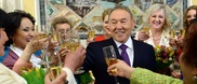 Назарбаев призвал мужчин Казахстана ценить и уважать женщин