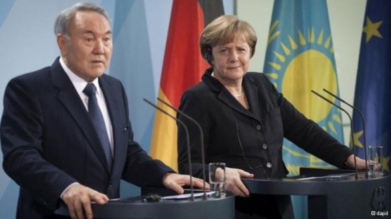 Нурсултан Назарбаев и Ангела Меркель. Фото dapd.de