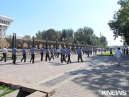 В Бишкеке начались задержания участников оппозиционного митинга