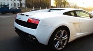 Водителя Lamborghini не накажут за езду без номеров по центру Алматы