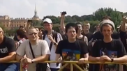 Алла Пугачева в свой день рождения записала песню о протестах