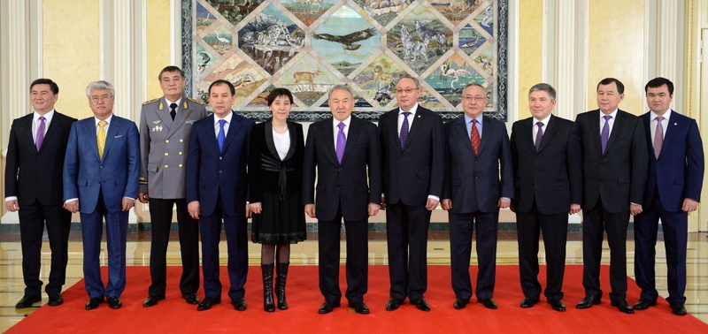 Казахстанские политические государственные служащие принесли присягу. Фото Akorda.kz