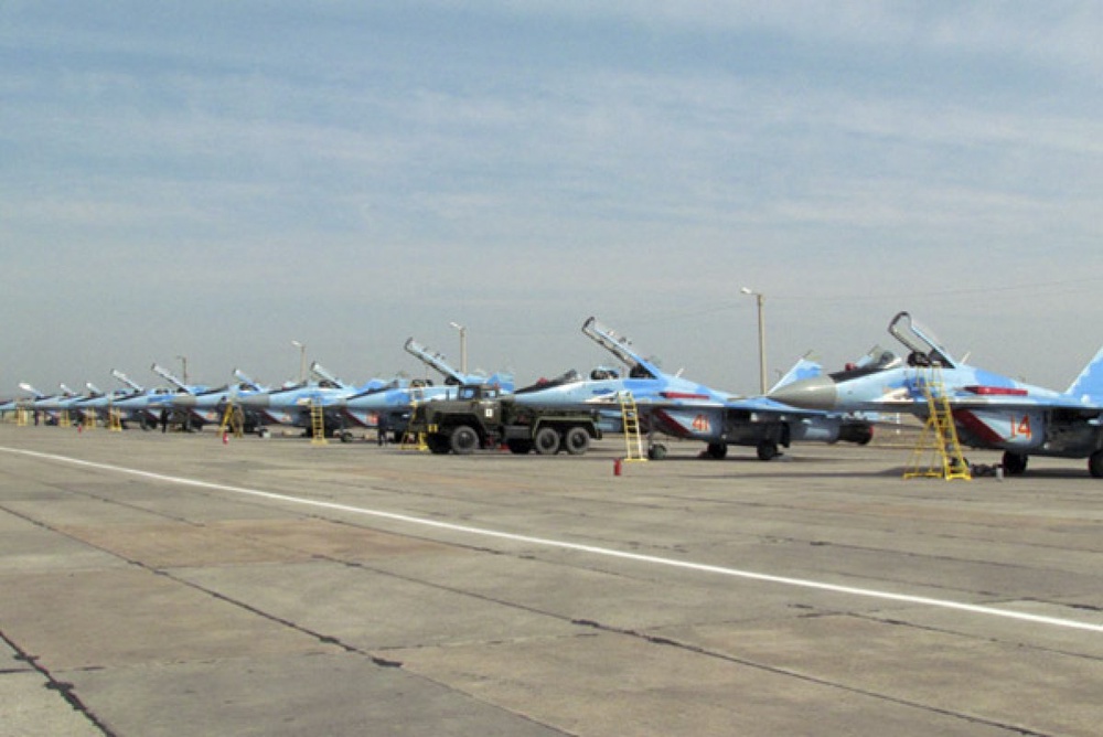 В рамках подготовки к военному параду 7 мая в Астане самолёты и вертолёты ВВС РК перебазированы на авиабазы Астаны и Караганды. ©mod.gov.kz