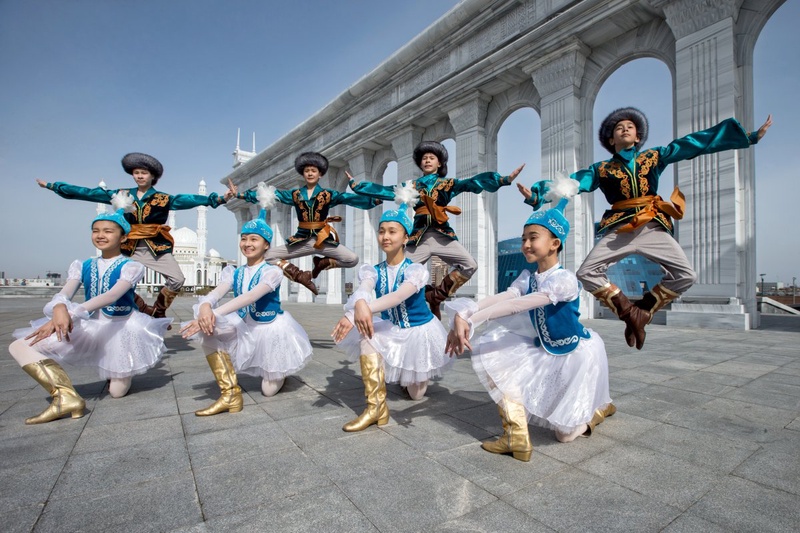 Казахский хит под который танцует. Национальные танцы. Казахский национальный ансамбль.