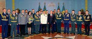 Назарбаев наградил не допустившего побега заключенного военнослужащего