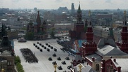 Сотни единиц боевой техники проехали по Красной площади 9 Мая