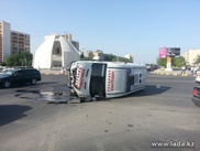 В ДТП с участием машины "скорой помощи" в Актау пострадали 4 человека